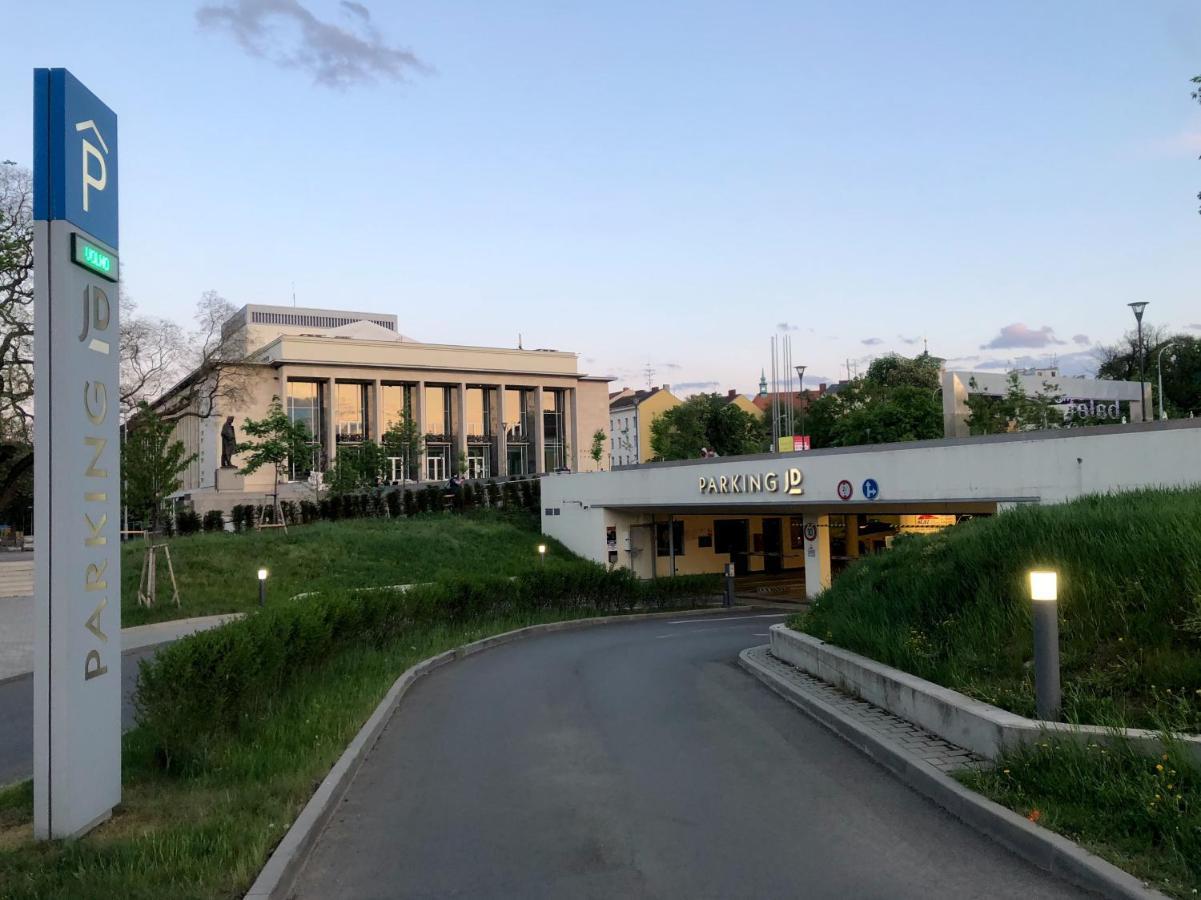 Brno Center Whirlpool Apartment Εξωτερικό φωτογραφία